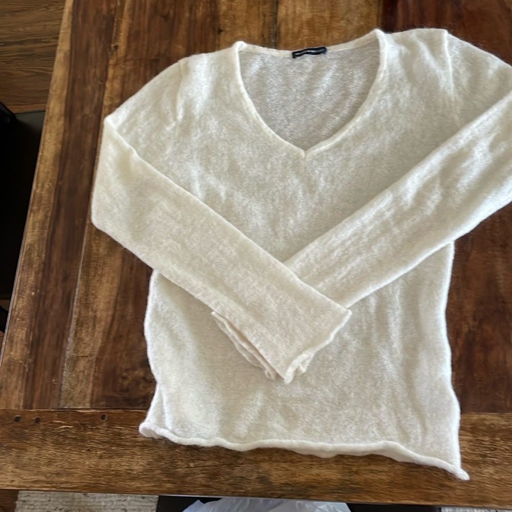 Brandy Melville sweater